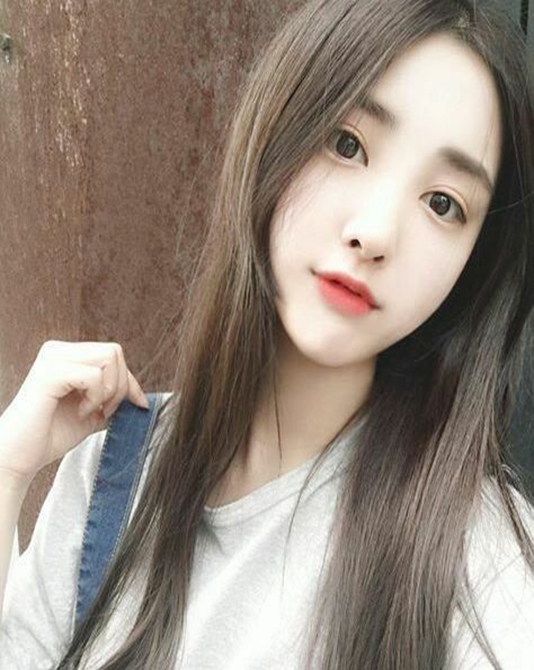 Khách hàng nam đang trải nghiệm liệu trình massage tại nhà Hồ Chí Minh